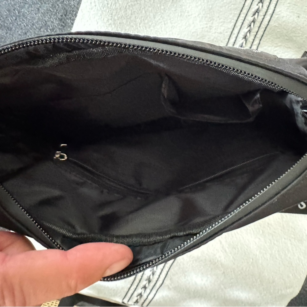 GUESS Black Shoulder Bag with Logo Straps - Picture 4 of 4